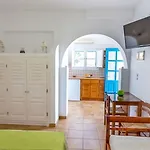 Abelonas Retreat 4* Imerovigli (Santorini)